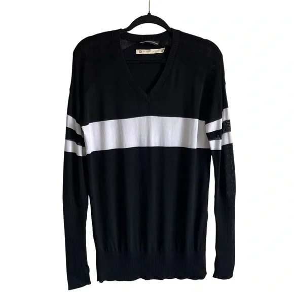 Blanc Noir Black and White Sweater Top - Picture 5 of 5